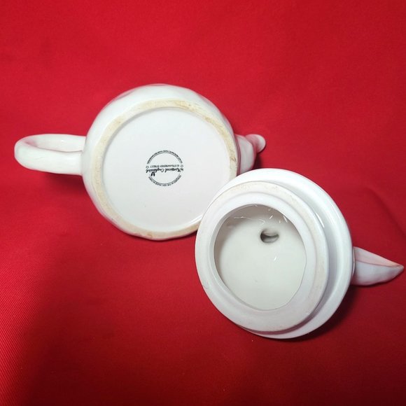 Whimsical Cupboard Bubby Rabbit Teapot White - Picture 11 of 14